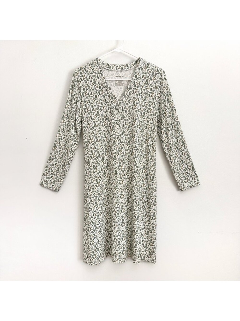 Magnetic Me White Leaf Long Sleeve Modal Nursing Dress V-Neck Women’s Size Small
